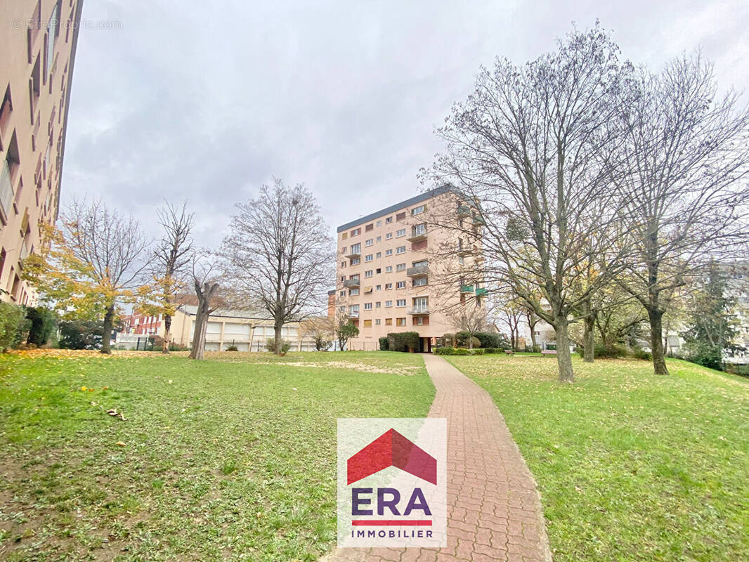 Appartement à SARTROUVILLE
