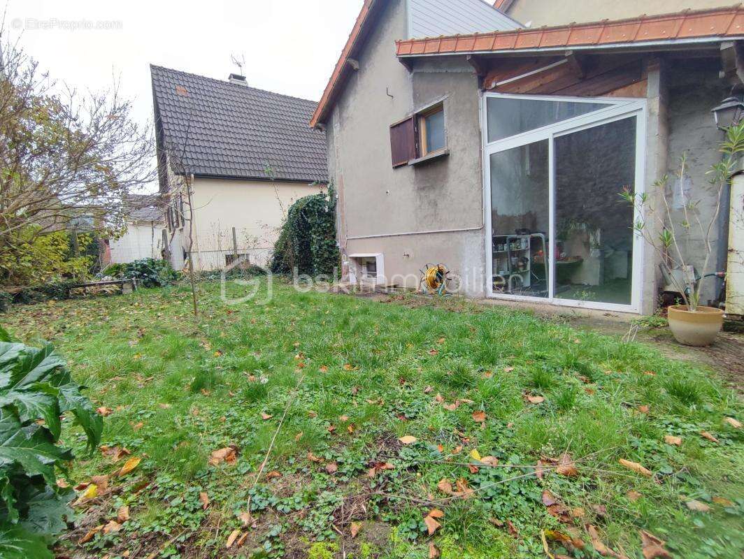 Maison à SAVIGNY-SUR-ORGE