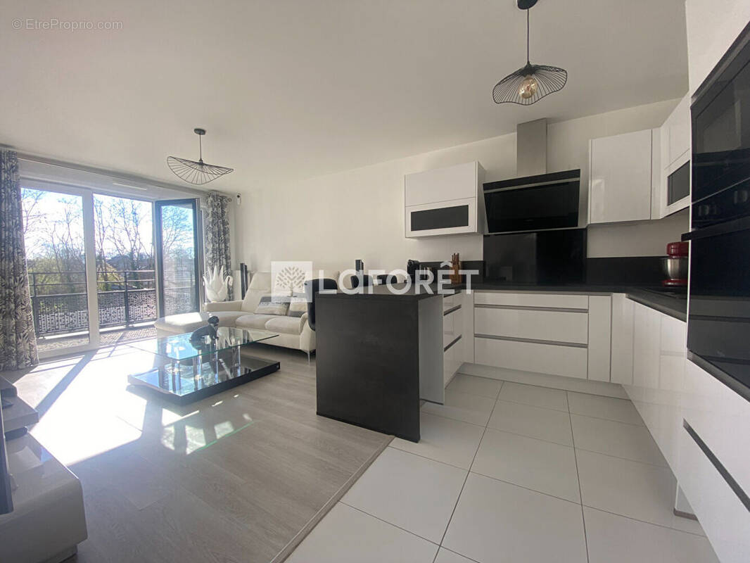 Appartement à VERNEUIL-SUR-SEINE