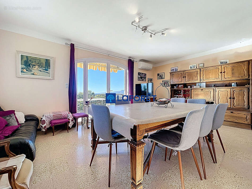 Maison à CARQUEIRANNE