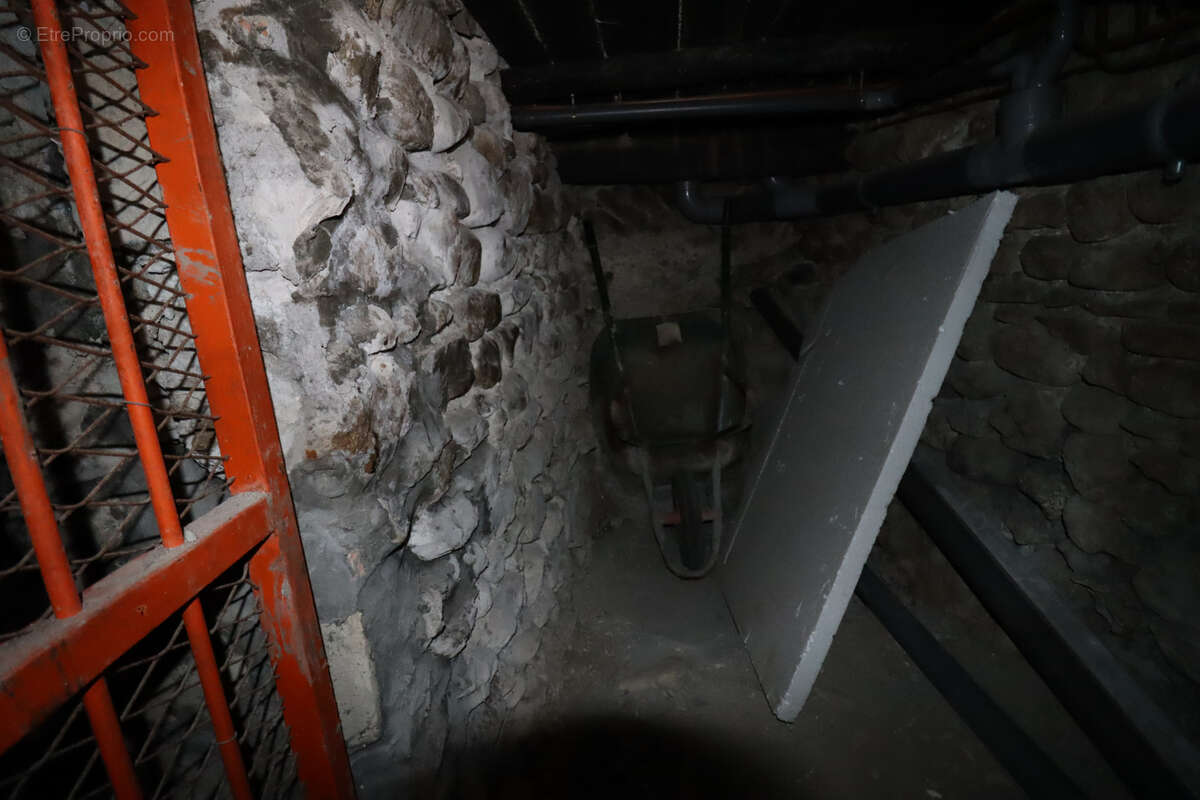 Maison à THORAME-BASSE