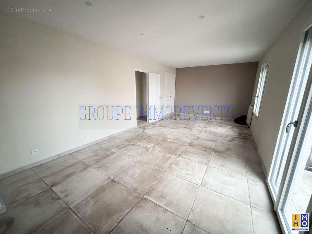 Maison à LA CHAPELLE-SAINT-URSIN