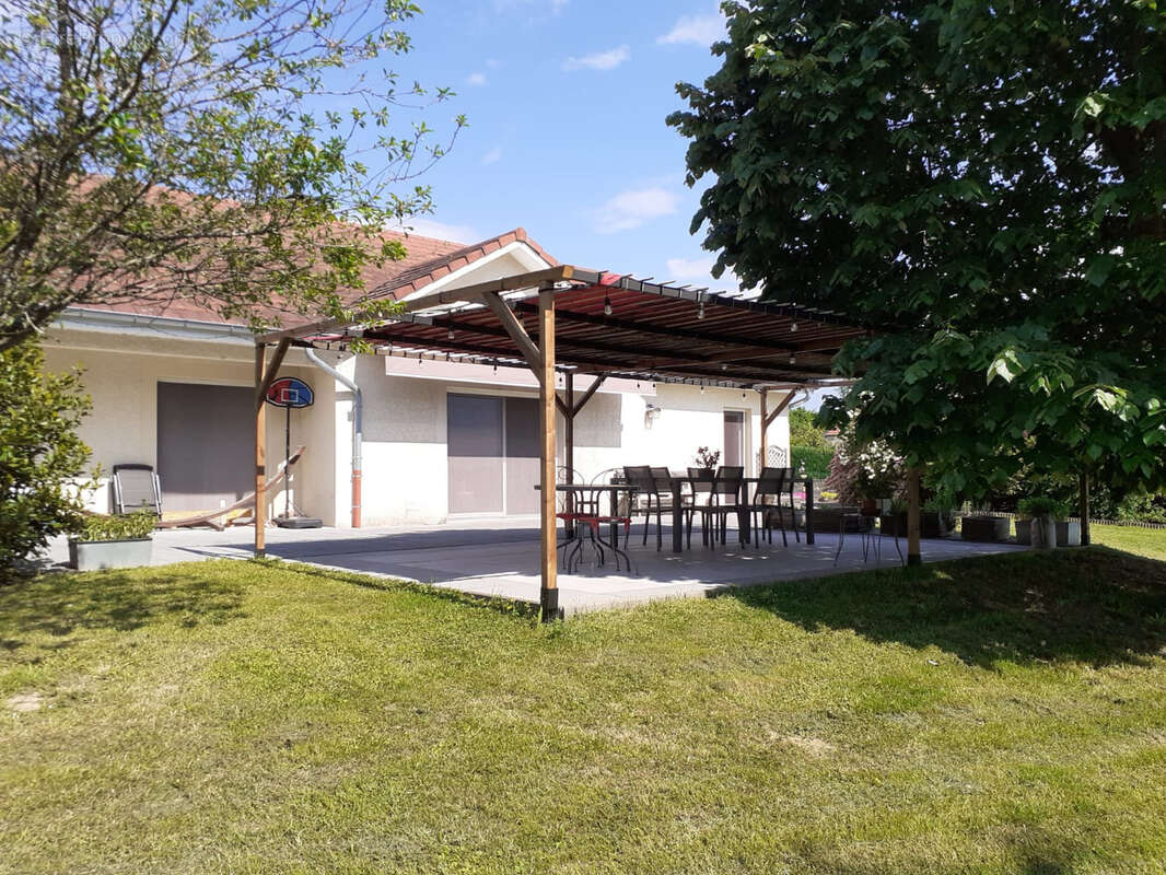 Maison à FONTAINE-LES-CLERVAL