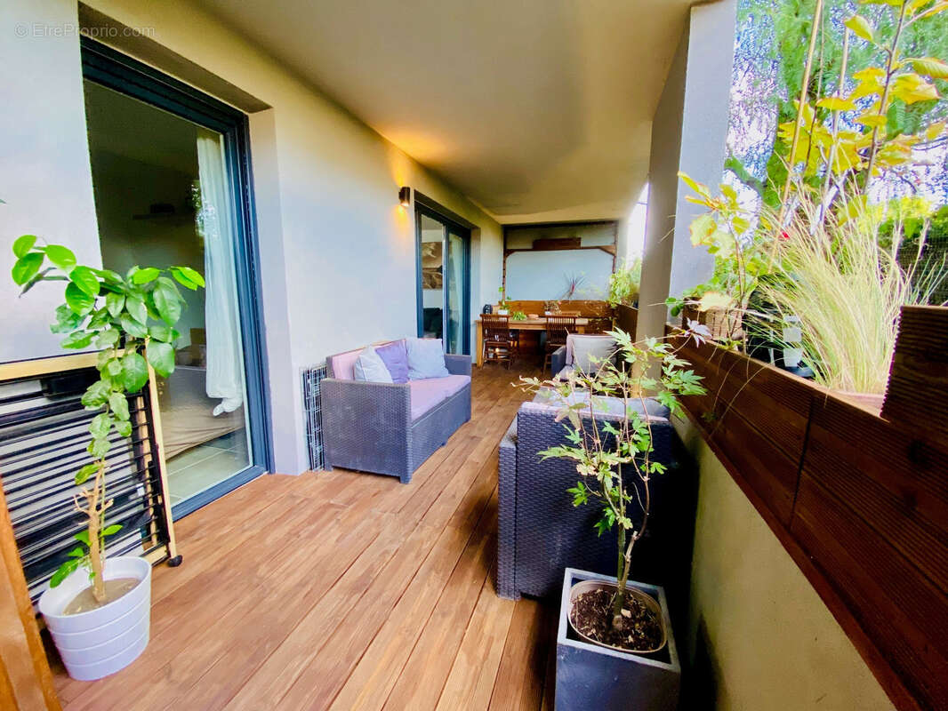 Appartement à LATTES