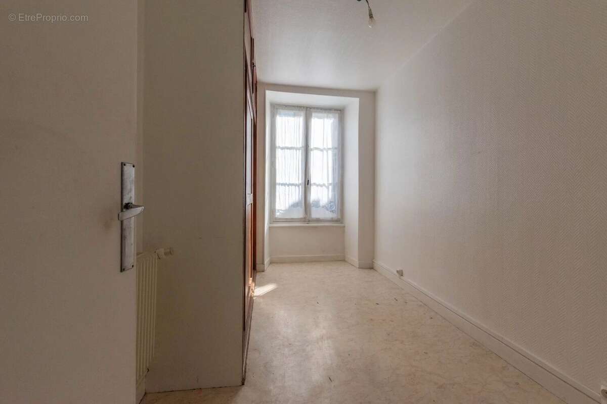Appartement à SAINT-AMANT-TALLENDE