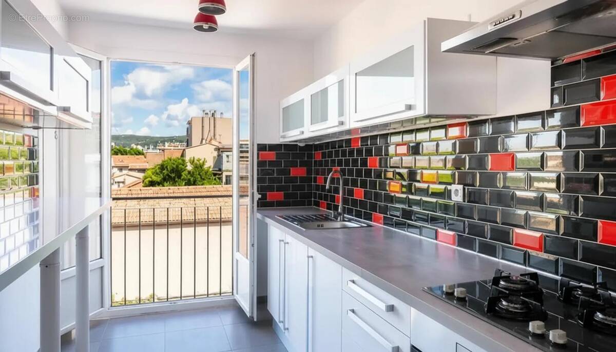 Appartement à MARSEILLE-14E