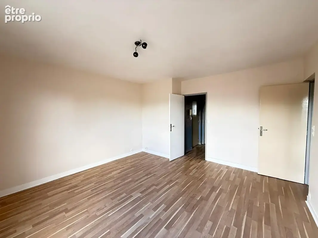 à 1h de paris, aux portes de chateau thierry, avec toutes commodités à pied - photo 1