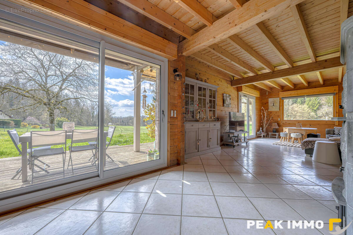 Maison 5 pièces - 161 m2 - Viuz-la-Chiésaz - photo 2