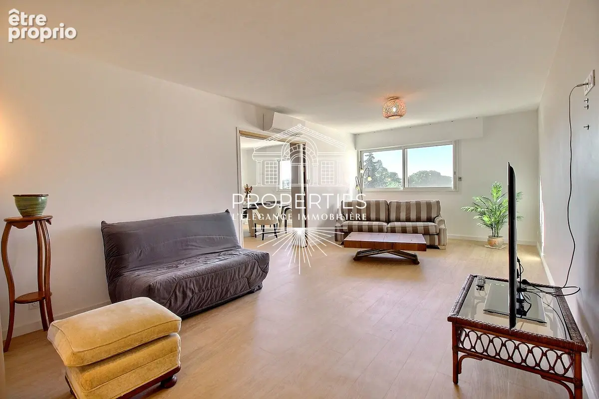 Le lavandou - hypercentre - t3 de 77m² -  dernier etage avec ascenseur - parking - possibilite cave et garage - photo 2