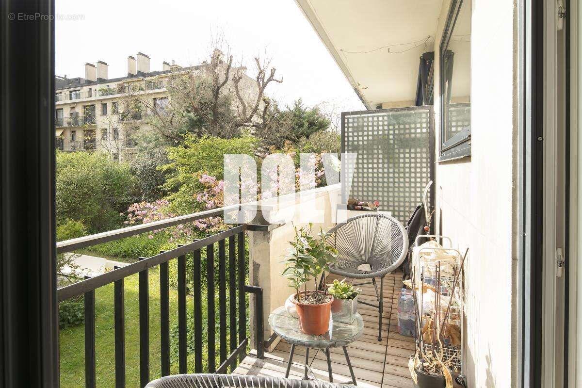 Appartement à NEUILLY-SUR-SEINE