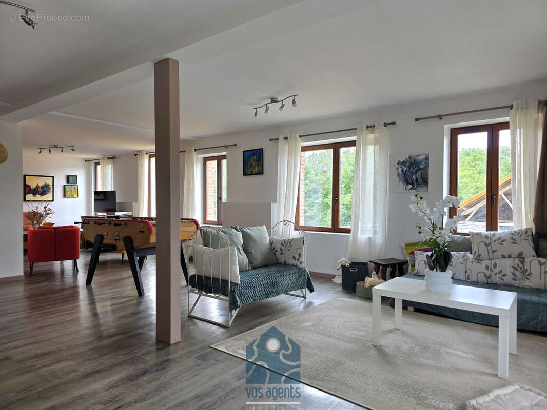 Propriété 9 pièces avec gîte et partie privative, grange, piscine et annexes - photo 5