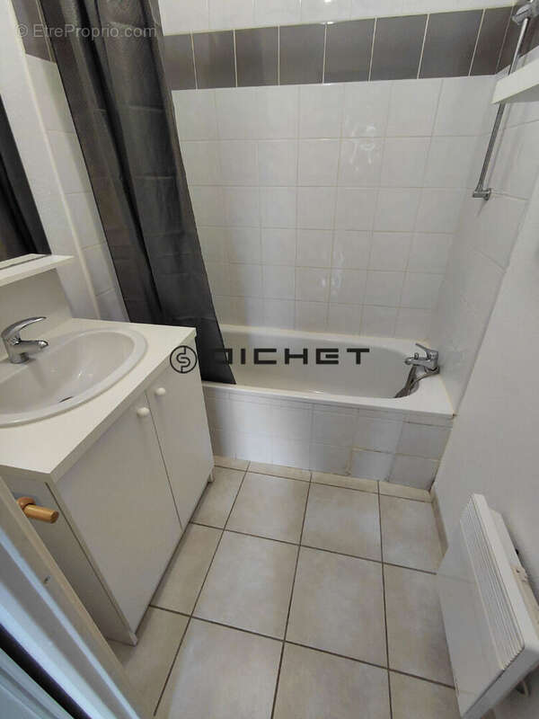 Appartement à BOURG-SAINT-ANDEOL