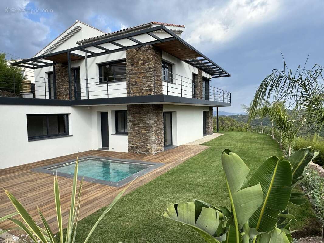 Maison à LES ADRETS-DE-L'ESTEREL