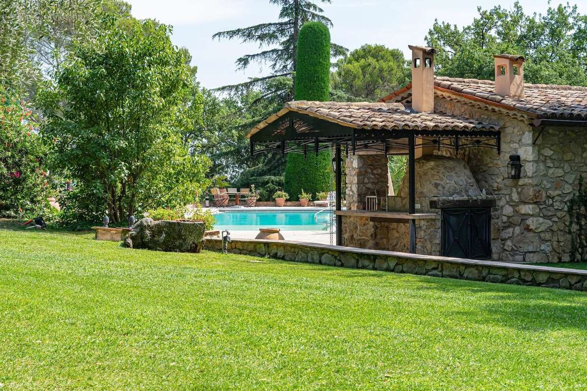 Maison à ROQUEFORT-LES-PINS