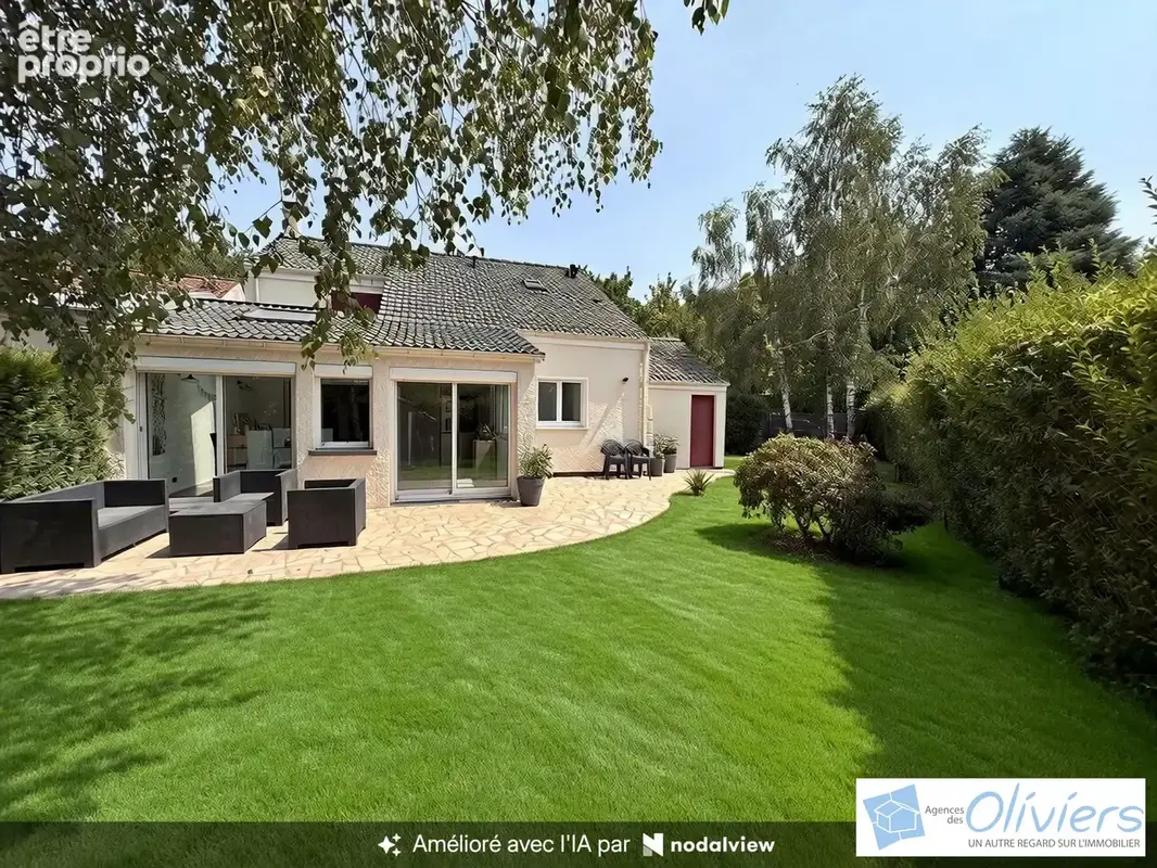 Maison 6 pièces 121 m² à vendre à Voisins-Le-Bretonneux (78960) - photo 2