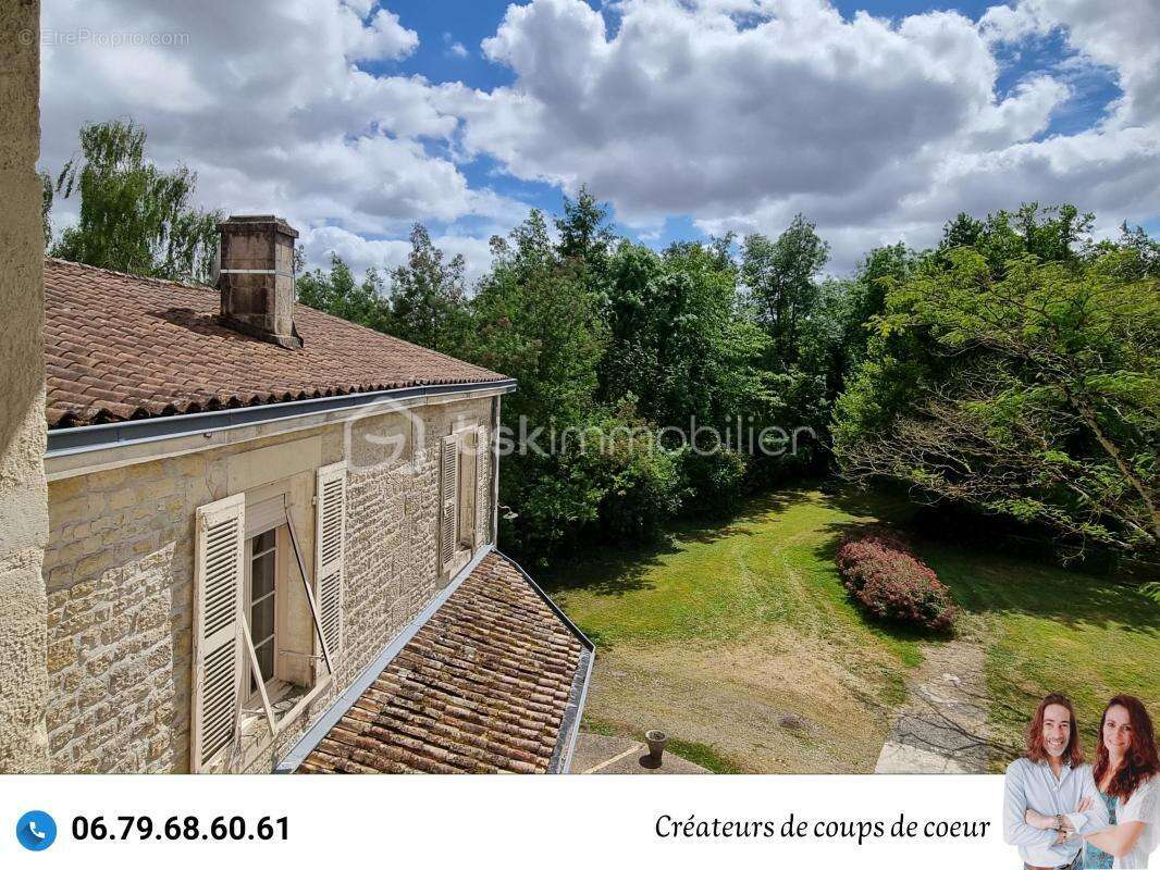Maison 179 m² à La Creche  - photo 4
