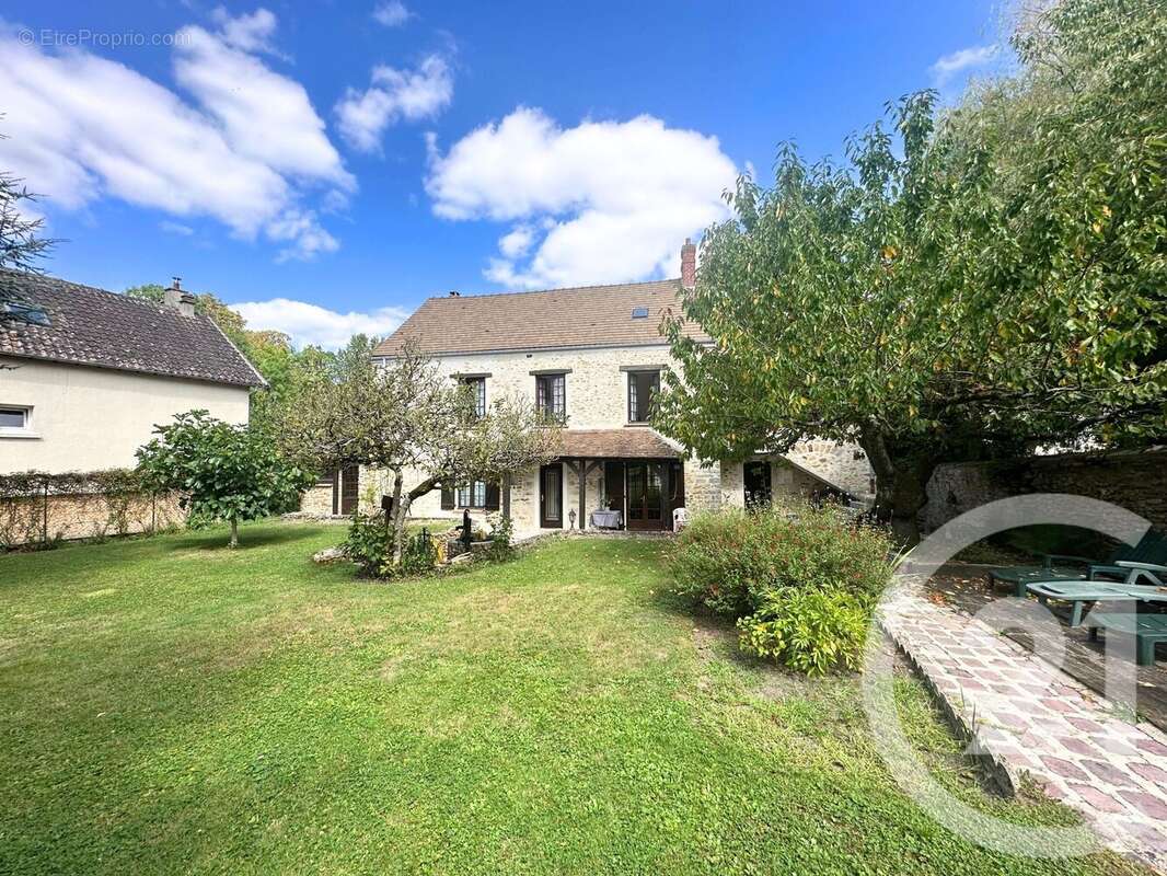 Maison 161 m² à La Chapelle-Gauthier  - photo 27
