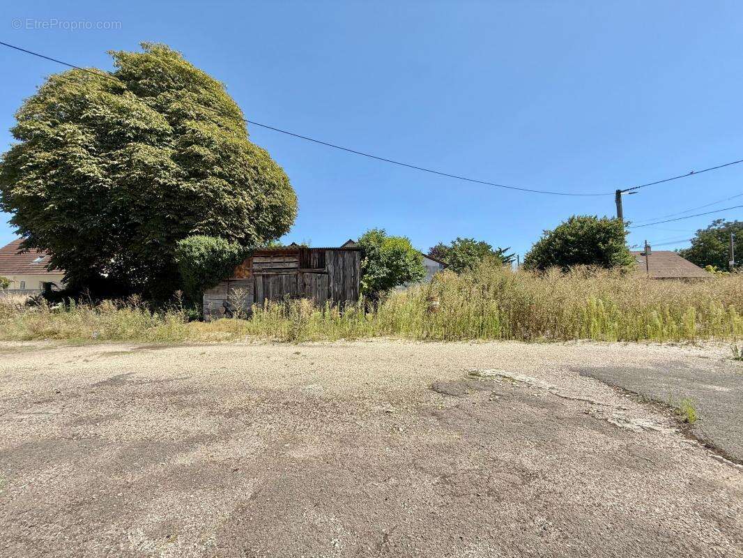 Maison avec grange et terrain constructible - photo 21
