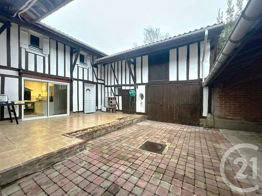 Maison à SAINT-AMAND-SUR-FION