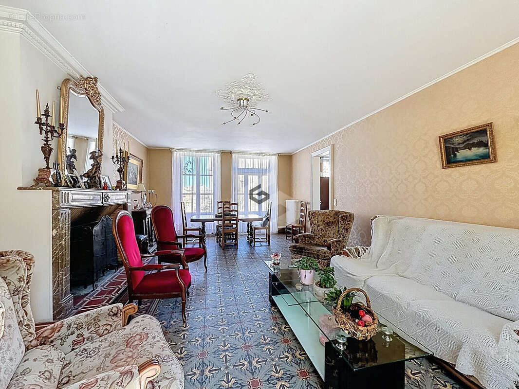 Maison 241 m² à Villers-Franqueux  - photo 5