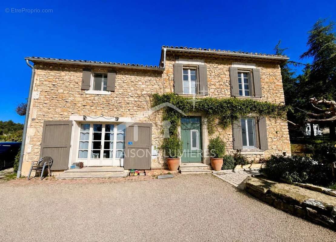 Maison à SAINT-SATURNIN-LES-APT