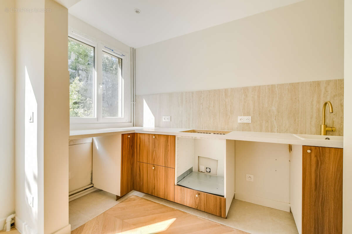 2 pieces en etage élevé exposé plein ouest - photo 5