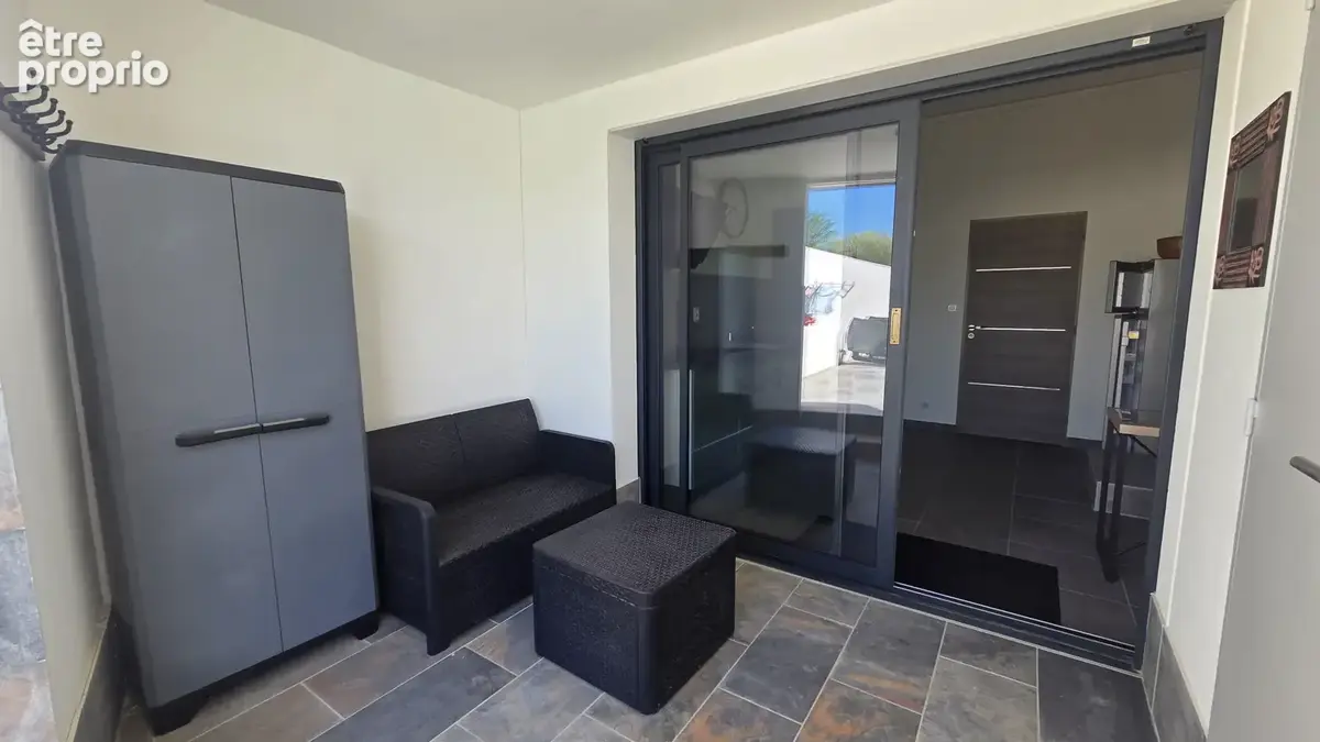 A vendre - cers - villa plain-pied de 172 m2 de type 5 sur 700 m2 de terrain avec piscine et garage - photo 16