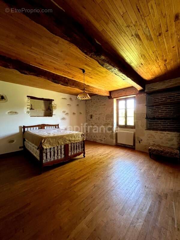 Jolie maison de campagne (320 m2, 9 pièces, 5 chambres) à vendre, sur terrain de 8500 m2, à dix minutes d'Auch (32) - photo 42
