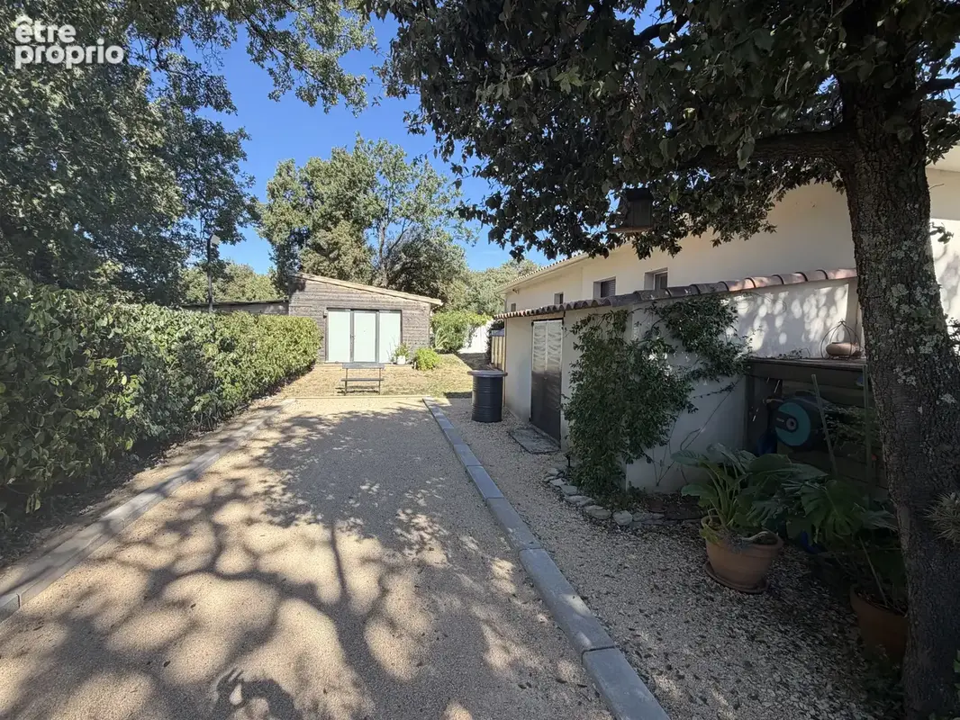 A seulement 3 km d'UZES - photo 9