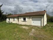 Maison à LA FERRIERE-AIROUX