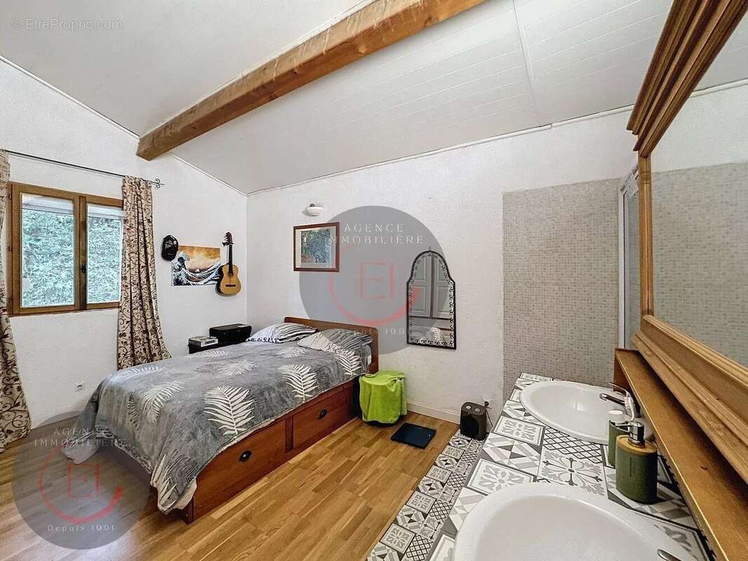 Appartement à LES ADRETS-DE-L&#039;ESTEREL