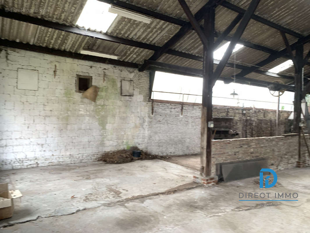 photo Hangar  - Appartement à LILLERS