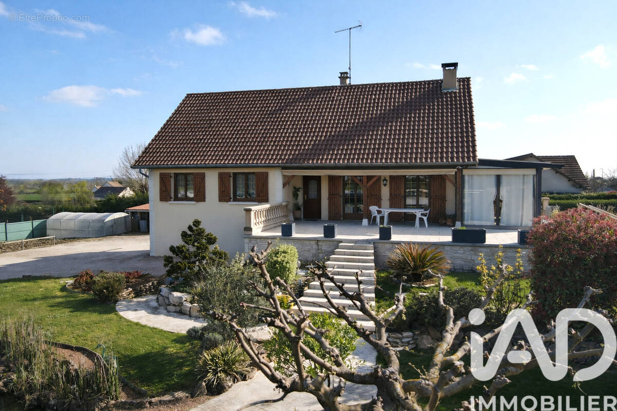 Photo 1 - Maison à VARENNES-LE-GRAND