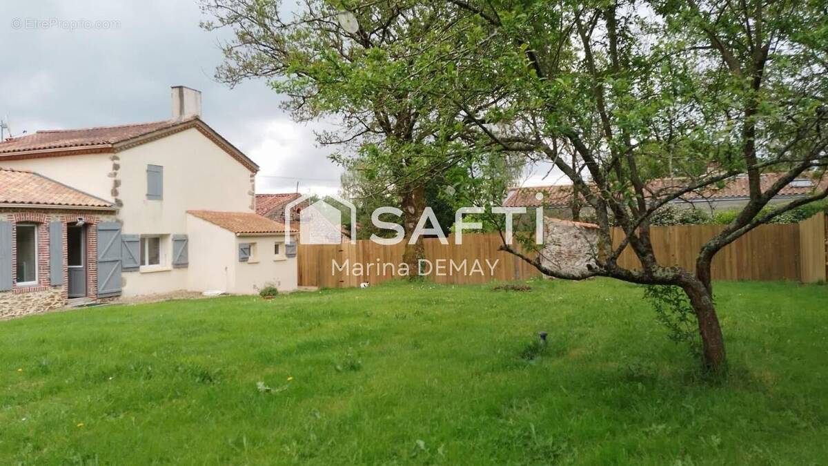 Photo 1 - Maison à POIROUX