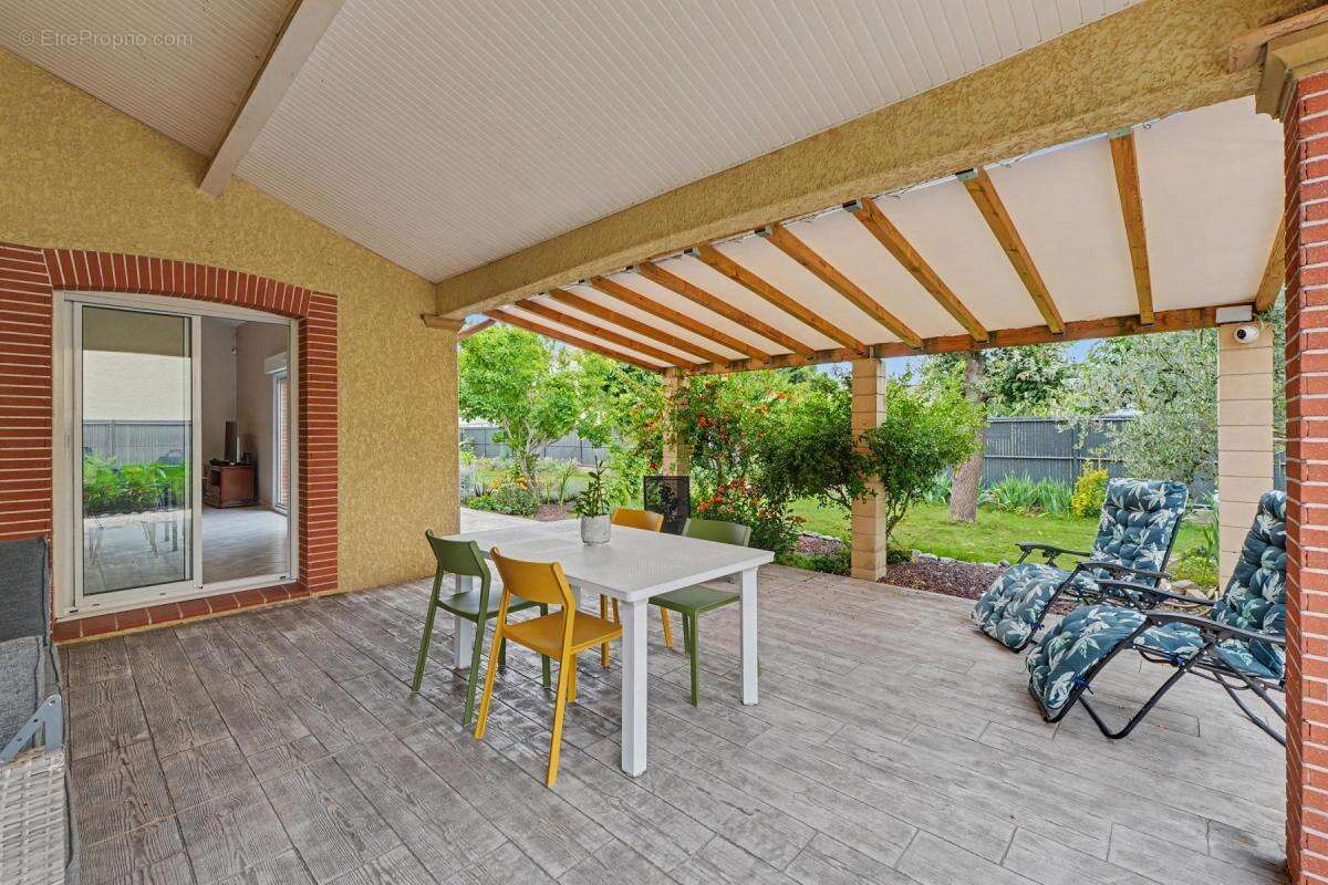 Maison 245 m² à Roques  - photo 11