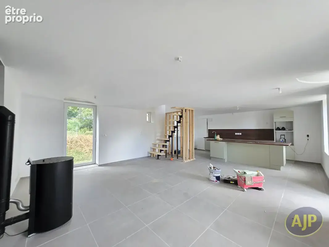 GUEGON Bourg : Maison entièrement rénovée - photo 3