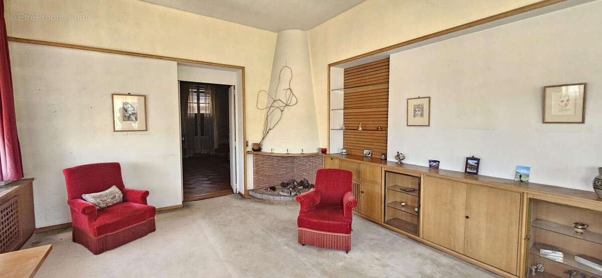 Exclu REMIREMONT – Appartement de caractère à rénover de 209 m²  avec jardin privatif+ 2 stationnements +  caves - photo 9