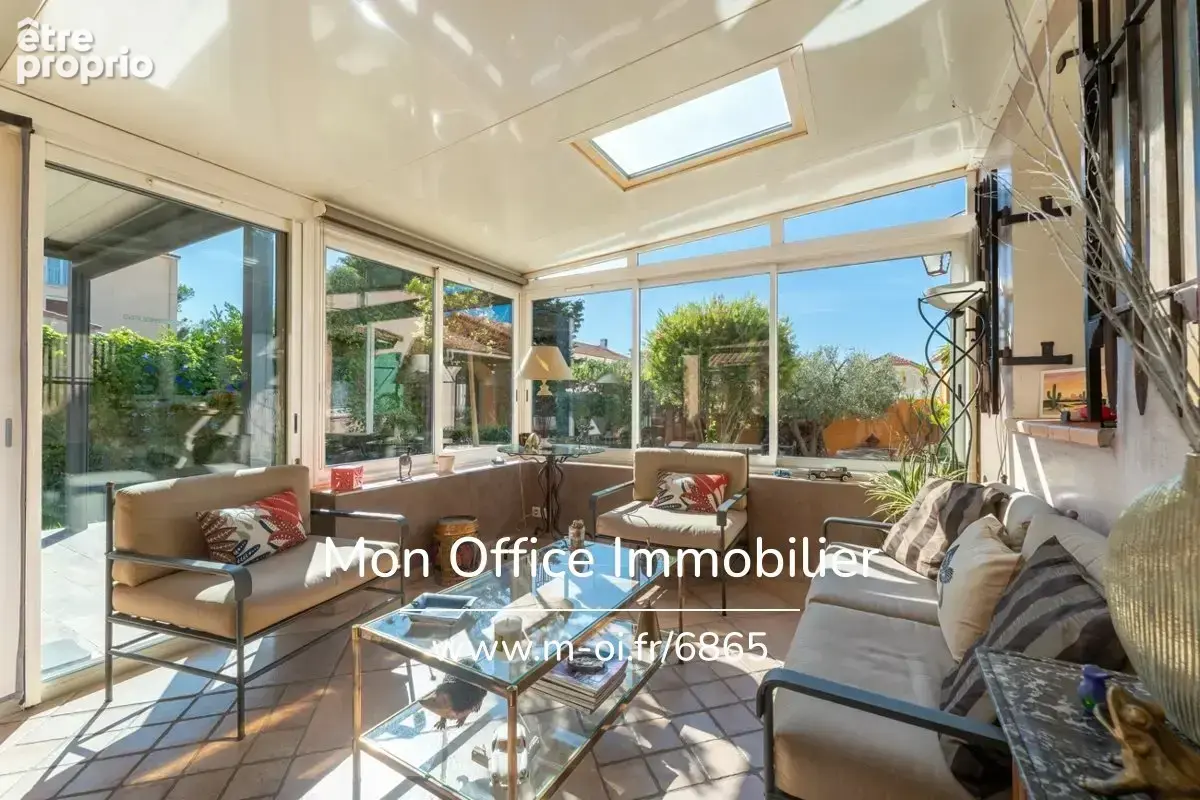 Référence : 7279-PBA. - Villa de 180m2 avec 700m2 de terrain en centre ville, proche de la mer - photo 5