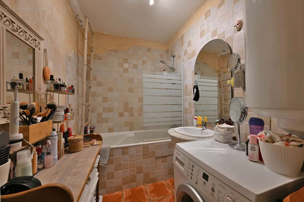 EXCLUSIVITÉ LEONIS IMMOBILIER – Maison de ville de charme avec cour intimiste et exposition plein Sud! - photo 8