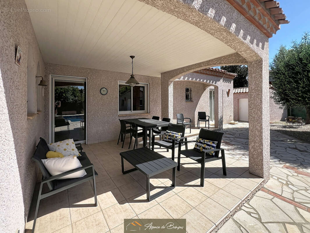 - villa 4 faces 148 m2 hbts  sur 1000 m2 de terrain -t2 independants 21 m2 - 2 garages 36 et 26 m2 - photo 12