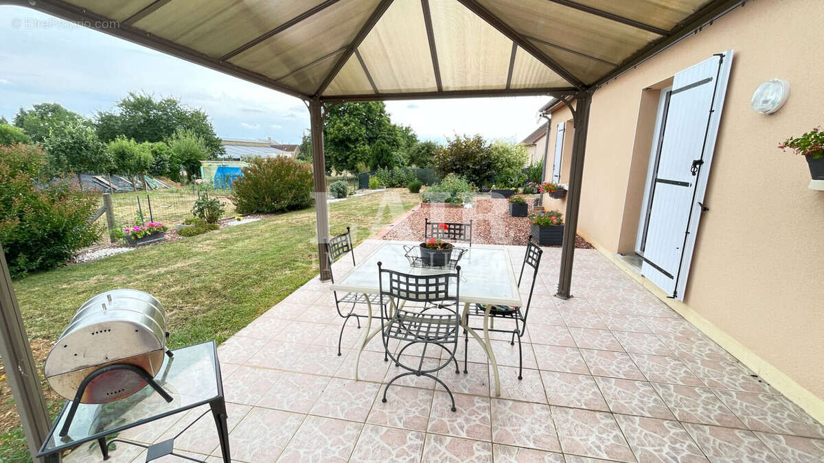 Maison à SAINT-VICTEUR