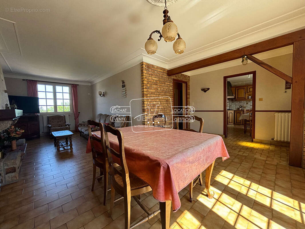 Maison à LA VARENNE