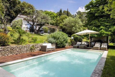 Maison à VALBONNE