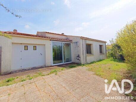 Photo 1 - Maison à LE BERNARD