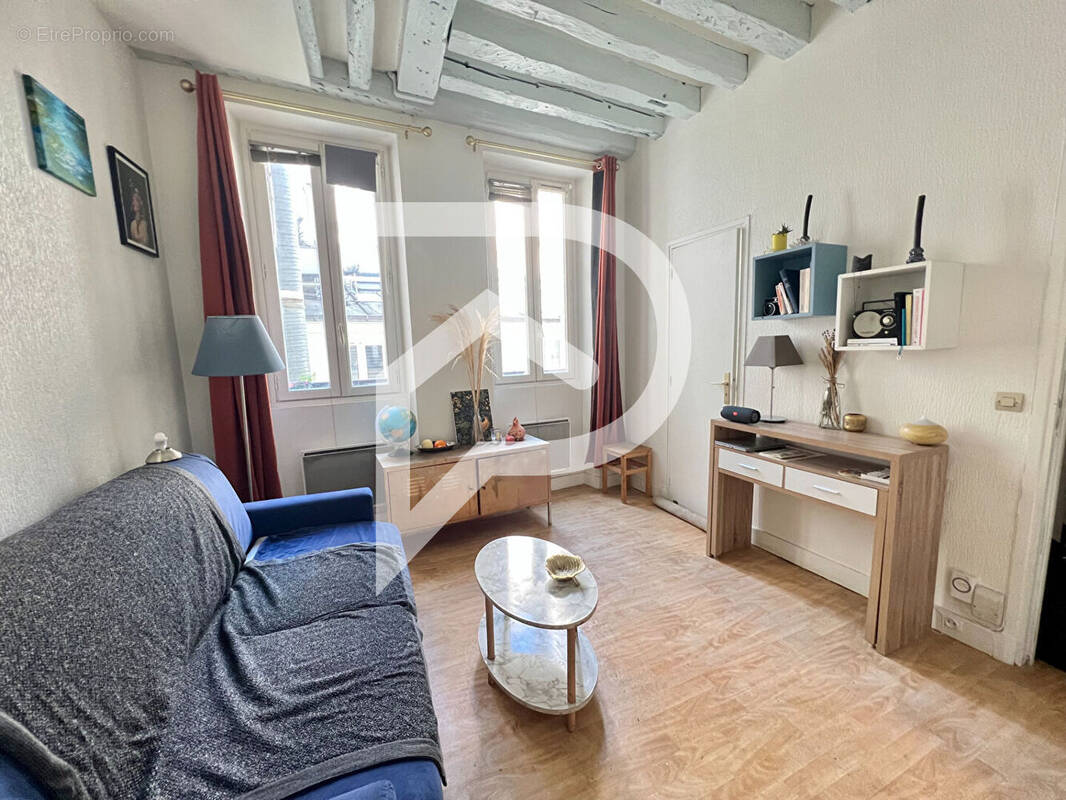 Appartement à PARIS-3E
