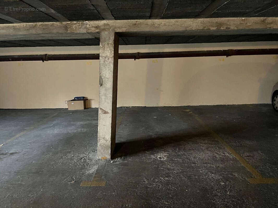 Parking à VILLEURBANNE