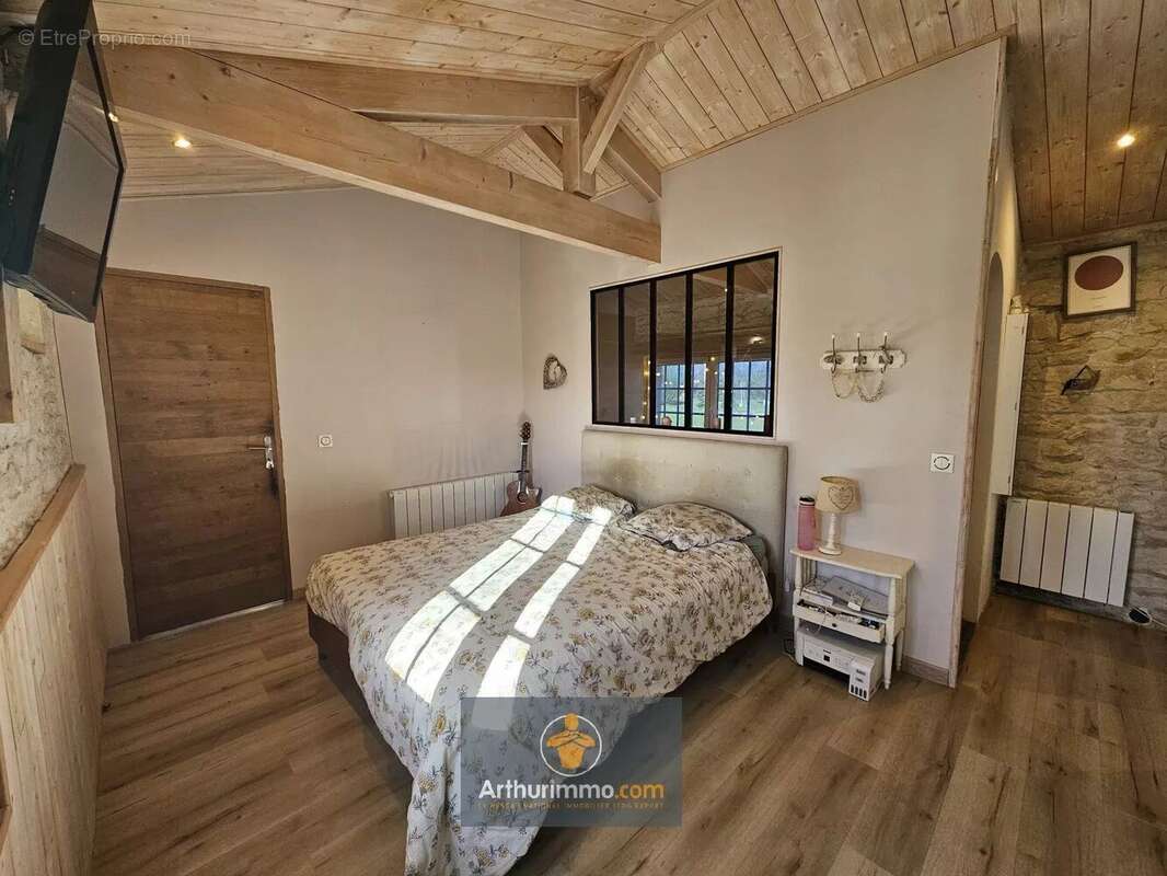 Maison à SAINT-JEAN-DE-LIVERSAY