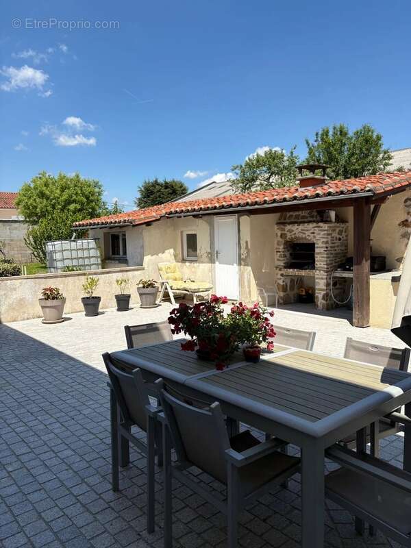 Maison à SAINT-JUNIEN