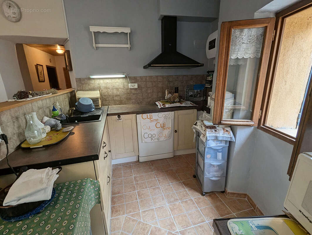 AUPS, ensemble immobilier. - photo 2
