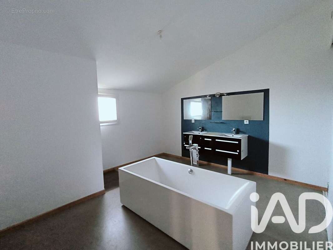 Photo 7 - Maison à SAINT-LAURENT-D'AIGOUZE